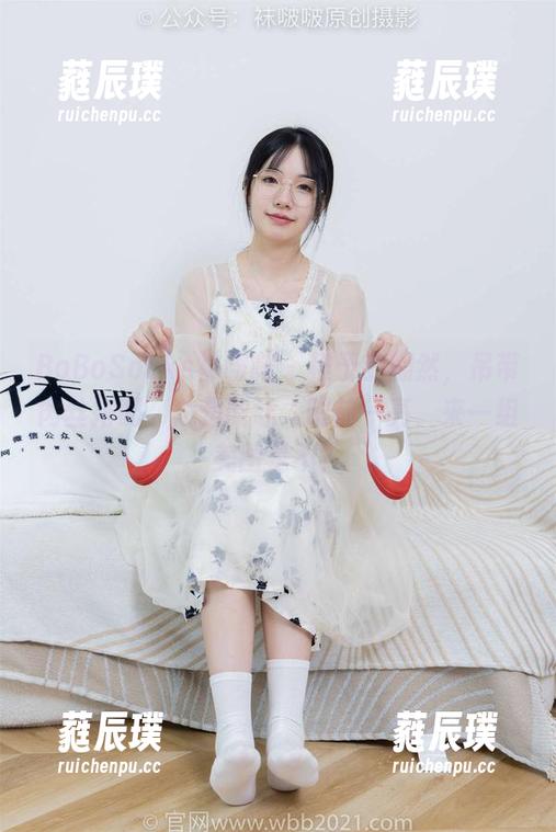BoBoSocks袜啵啵-稚予 BoBoSocks袜啵啵 - 稚予的翩然,吊带肉丝搭配,总是能让人眼前一亮,来一组美图是不?