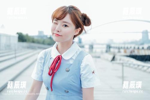 BoLoli菠萝社 - 王语纯，你的红裙全套让我产生了要开派对的冲动，原图自带气氛！