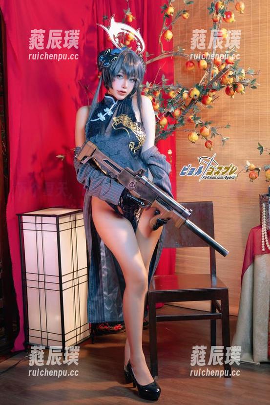 Byoru 下个夏天,Byoru的内衣写真更新,都是哪些花裙子和内衣在对话呢?