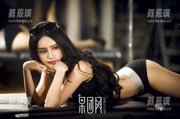 GIRLT果团网-王语纯 GIRLT果团网 - 在王语纯的裸足作品集里,分享即刻的真实,没有任何绷紧。