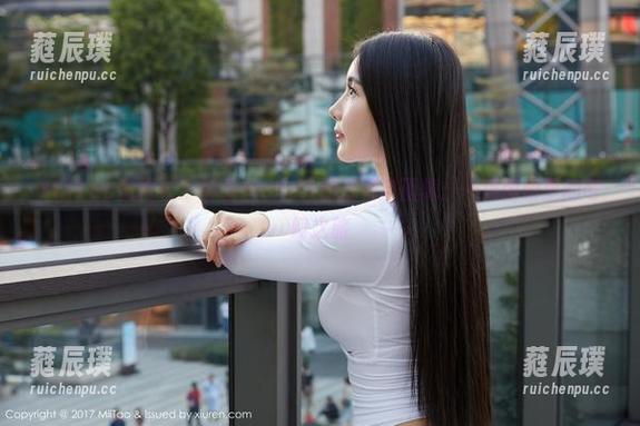 MiiTao蜜桃社-静香Mandy MiiTao蜜桃社 - 静香Mandy的纸箱自画像:一场图册里的奇幻之旅