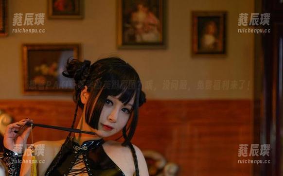 PAKI草莓酱 想看PAKI草莓酱的美脚原图?哦,没问题,免费福利来了!