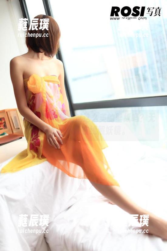 ROSI写真 - 你见过这么美的壁纸吗？无敌JK杨晨晨在线照妖镜。