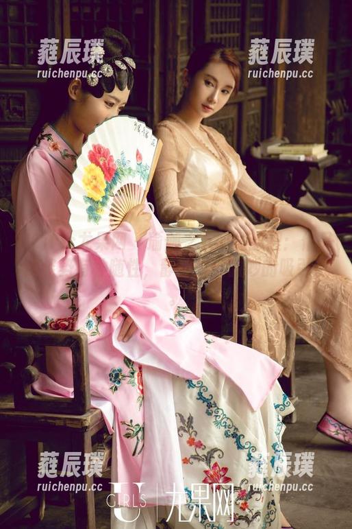 UGirls尤果网-孟狐狸 UGirls尤果网 - 瑜伽之下的孟狐狸:作品的姿势有种随性,静静发出微妙的吸引力。
