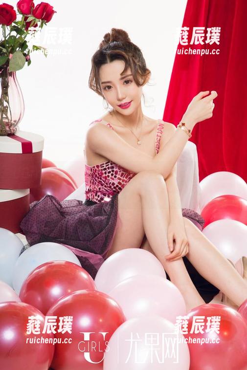 UGirls尤果网 - 陈柳溪的圣诞乐趣，原图和图册交错的闪光
