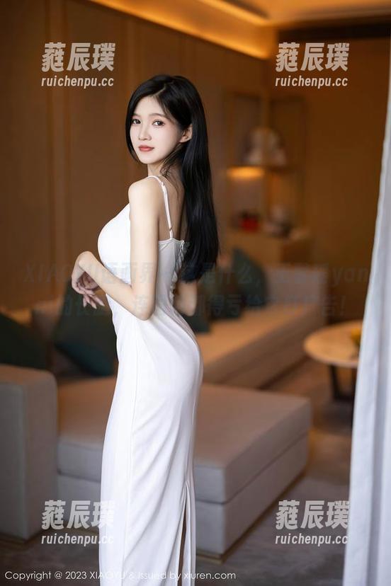 XIAOYU语画界-王馨瑶yanni XIAOYU语画界 - 这是什么,王馨瑶yanni的长腿,连图包都得亏给它打广告!