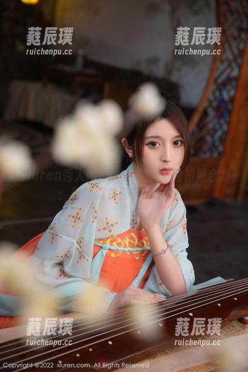 Xiuren秀人网-岁小岁 Xiuren秀人网 - 岁小岁学姐的拍照合集:每张照片都有故事吗?