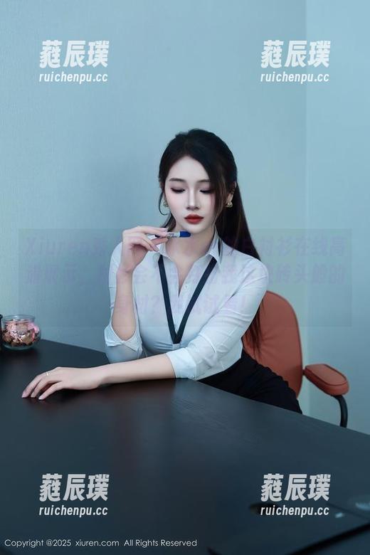Xiuren秀人网-水水er Xiuren秀人网 - 水水er的白衬衫在线高清展示,衬衫会不会打扮我这块砖头般的身材?我试试看!