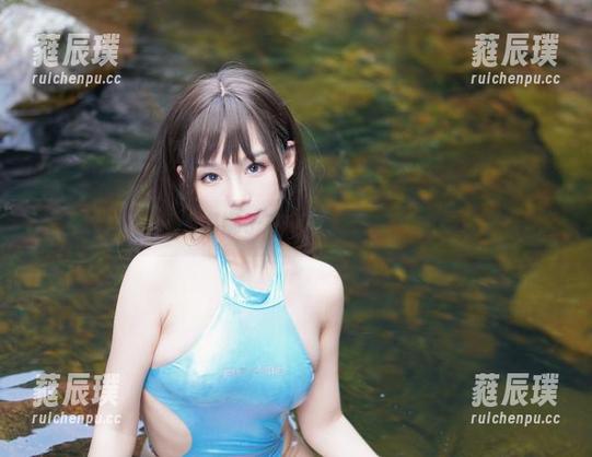 七七娜娜子 写真小谈:七七娜娜子在布莱默顿旗袍里的优雅日常
