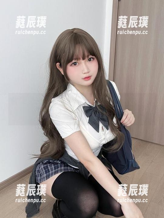 依依超级懒的私房写真，打卡日常小冒险，这里没有秘诀，只有欢乐！