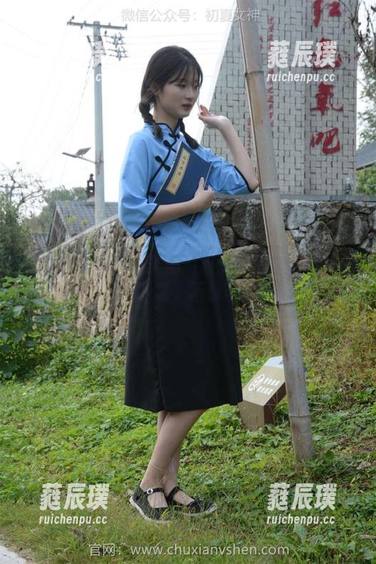初夏女神-双双 初夏女神 - 想要美图?双双的油亮技巧让你一键下载,不看可惜!