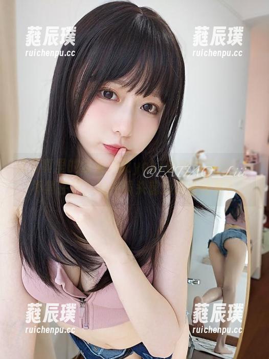 这写真里的发条少女yoki和她的和服，我不禁在想，她在镜头前想表达啥呢？