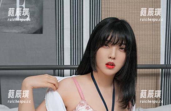 宋哈娜(송하나)试穿蕾丝，私房里的小心机隐隐约约！