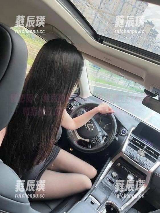 宝儿茹171 微密圈 - 私房豹纹时刻,宝儿茹171试图和猫咪打成一片,结果猫咪跑了?