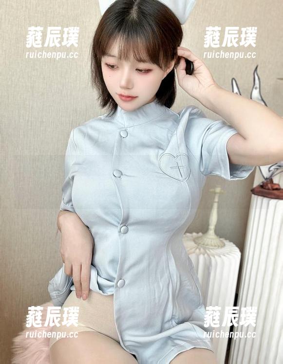 小仓千代w 看这壁纸,美图满分的小仓千代w,舰长泳装好风险!