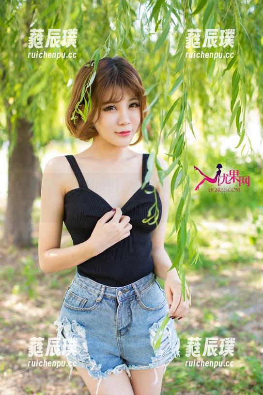 尤果网-琳丽 尤果网 - 围观原图,琳丽的高跟鞋透出一丝不羁