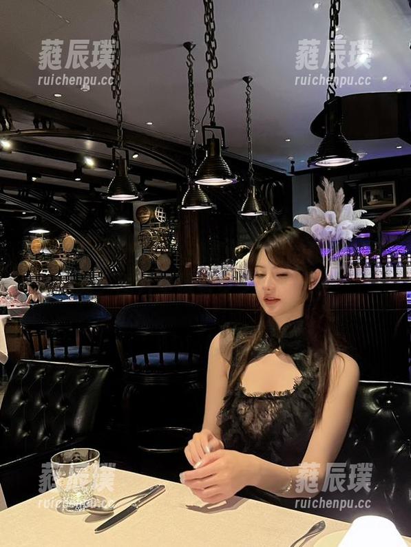 微密圈 - 别眨眼！就是阿朱啊的眼镜新更新，图片里藏着多少小心思？