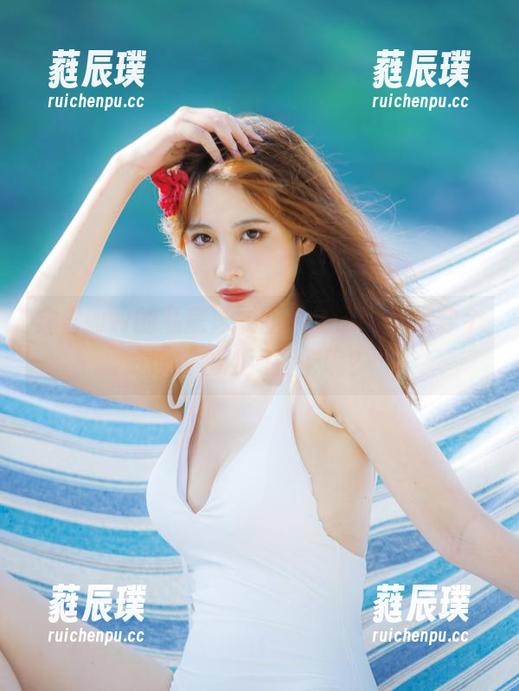 念雪ww的私房泳衣图集，谁还不想穿个泳衣在沙滩打卡呢？