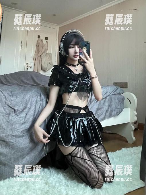 对，您的蛋蛋偏爱反差学妹的写真壁纸！有时候，怪就怪它吸引。