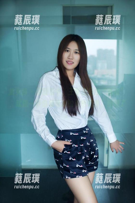 推女郎-王李丹尼 推女郎 - 原图当中,王李丹尼的“运动”,就像一杯怕被喝掉的奇特奶昔,我馋了。