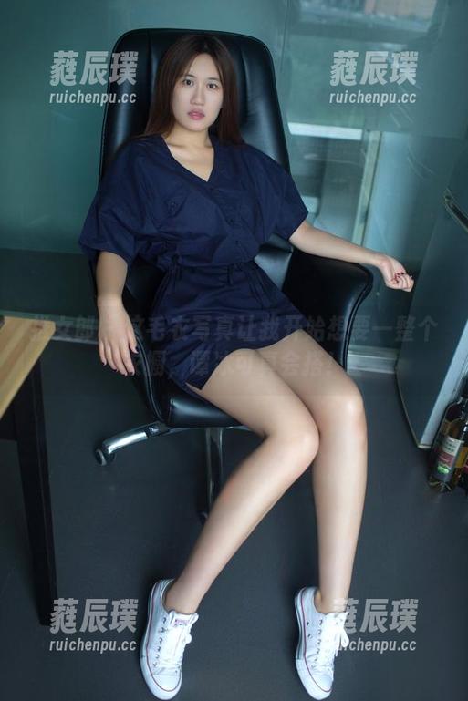 推女郎-谭冰 推女郎 - 这毛衣写真让我开始想要一整个衣橱,谭冰可真会搭!
