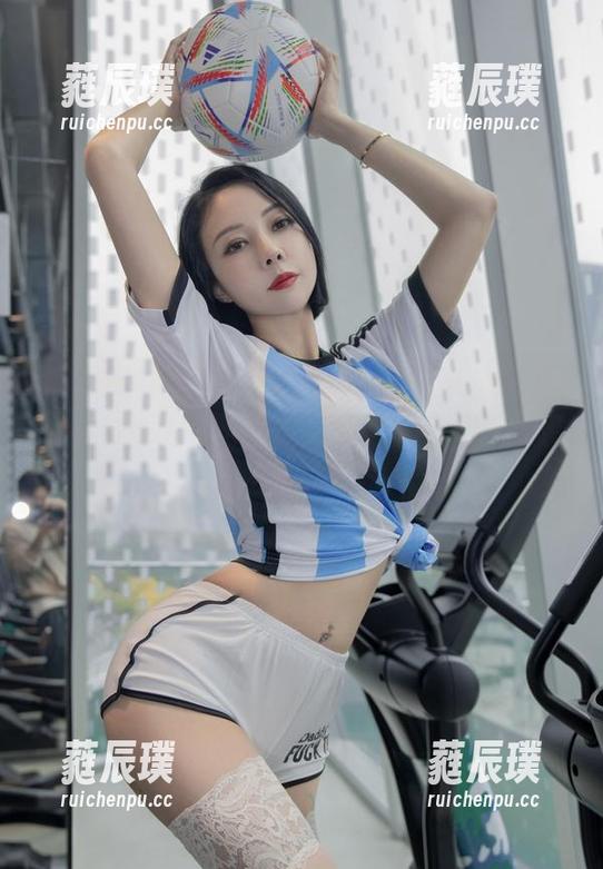 微密圈 - 果儿Victoria，运动内衣最适合的封面人，看看这最新美图，让我又想去买了！