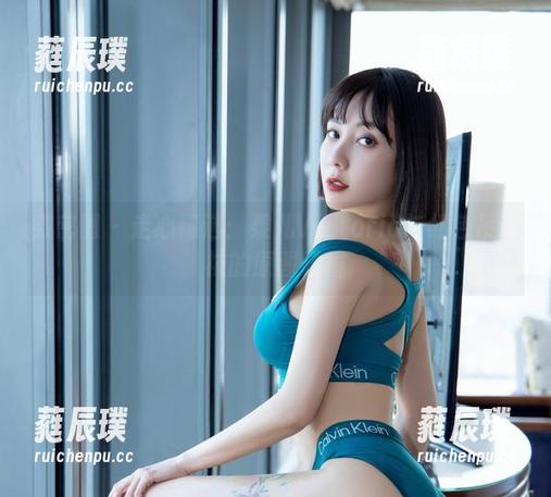 果儿Victoria 微密圈 - 走心精选:果儿Victoria与红色吊带袜的原图碰撞