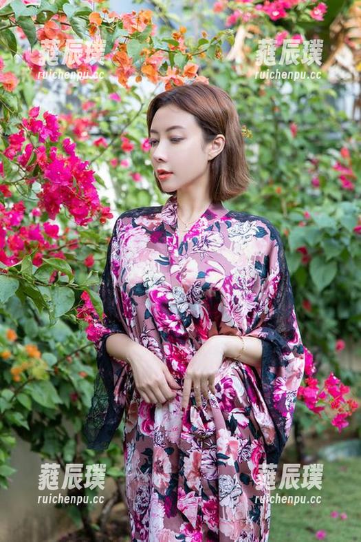 果儿Victoria 微密圈 - 果儿Victoria的日常采风——最新美图转眼就滑走了