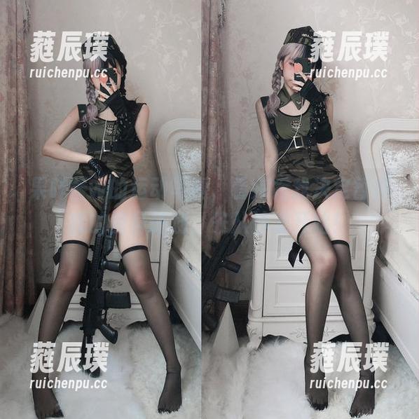 果咩酱w的运动写真，看完后我决定暂停我的健身计划，先从沙发开始！