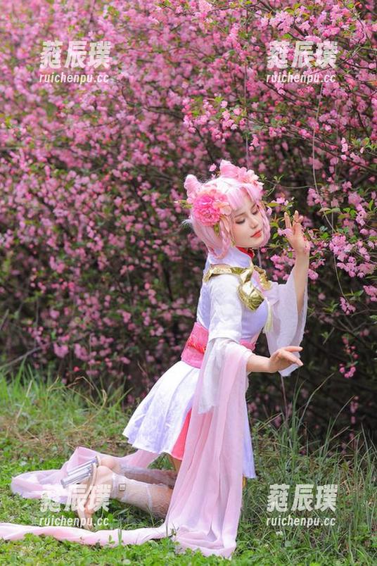 桃暖酱 网袜搭配?桃暖酱的上新写真集让你看得目不转睛
