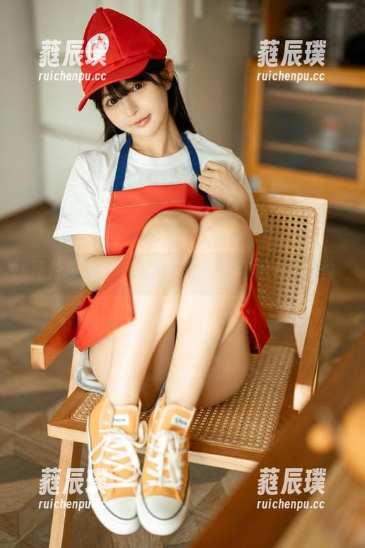 照片堆里，桜井宁宁的长腿依旧占据C位