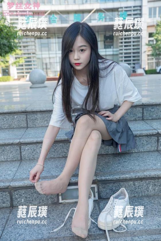 梦丝女神-香萱 梦丝女神 - 图集里的香萱,穿搭虽简单,却是我心中的小惊喜,谁说日常不能精彩。