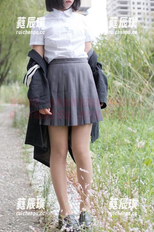 森萝财团 - 吸吸的教室探险：油亮肉丝‘绫’JK制服狂想曲，图片里又闪现了什么？