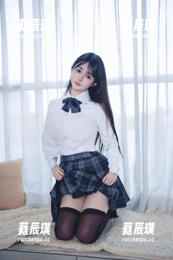 樱井宁宁 分享樱井宁宁草莓少女:穿上这身,我都想吃点草莓了!