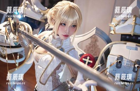 水淼aqua 水淼aqua的二号B型,作品里似乎在说些什么,又不想明说。