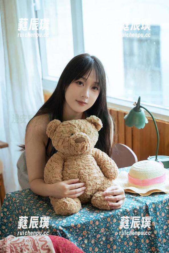 浅安安 浅安安的壁纸合集:睡前故事才不是只给小朋友看的?