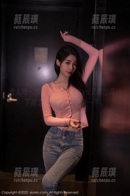 秀人网 - 作品灰丝，Evelyn艾莉出品；下载之前我先静静思考一下。