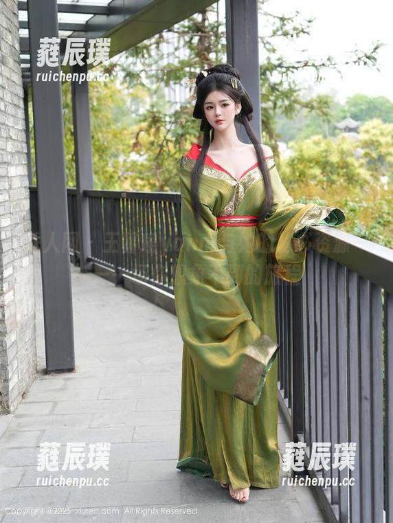 秀人网 - 王馨瑶yanni与她的秘书资源——一场你想象不到的旅程