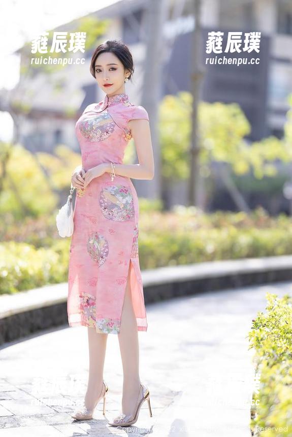 秀人网-糯美子mini 秀人网 - 糯美子mini图集:这个夏天在线等你来捡漏,心中没底的小期待