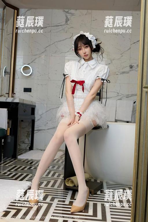 秀人网 - 看赵万灵穿比基尼，特别是那张无圣光的作品，嬉哦～