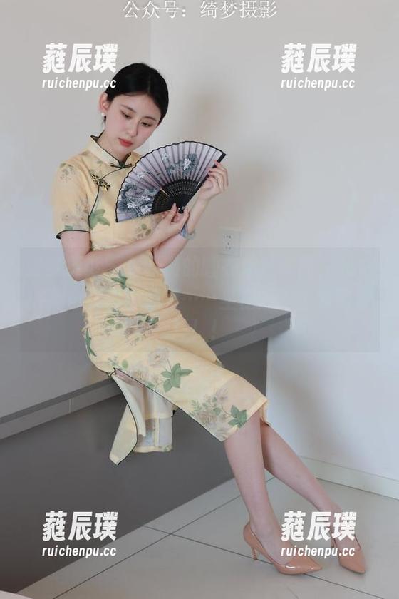 绮梦摄影-雪莉 绮梦摄影 - 看雪莉的睡衣精选套图,我觉得我也能像个模特……坐在沙发上吃泡面!!!