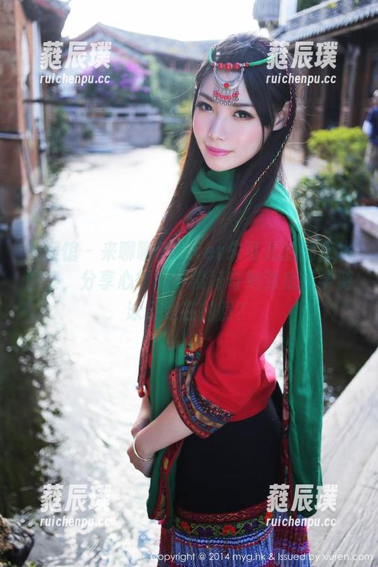 美媛馆-Flower朱可儿 美媛馆 - 来聊聊Flower朱可儿的死库水图集,分享心得时不禁好奇她到底是学游泳还是在拍照?