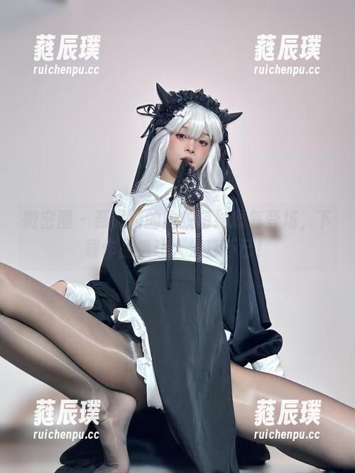 微密圈 - 聂傲娇的豹纹萌妹霸气登场，下载作品集让人羡慕不已！