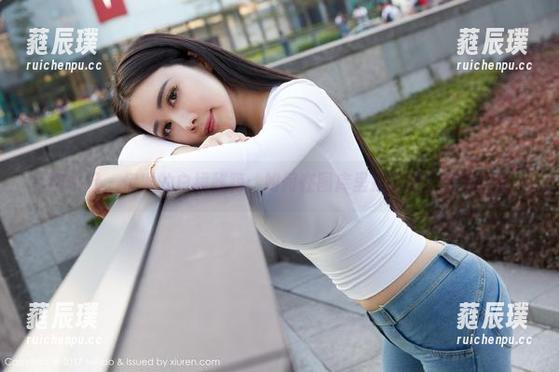 蜜桃社-伊琳 蜜桃社 - 伊琳的白裙秘籍:如何在图库里找到属于你的优雅