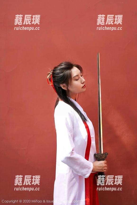 蜜桃社-真希 蜜桃社 - 真希的套装全集——这衣服可以穿出什么新高度?