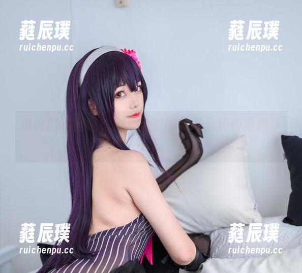 蜜汁猫裘 说好的私房呢?蜜汁猫裘的草莓圣代合集像梦一样。