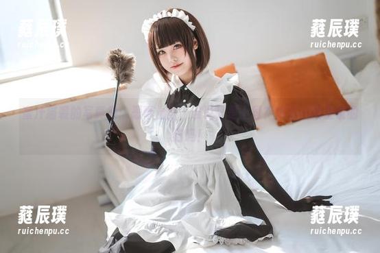 蜜汁猫裘的写真集：恶毒上司，谁说只是上司？你见过戴墨镜的猫吗！