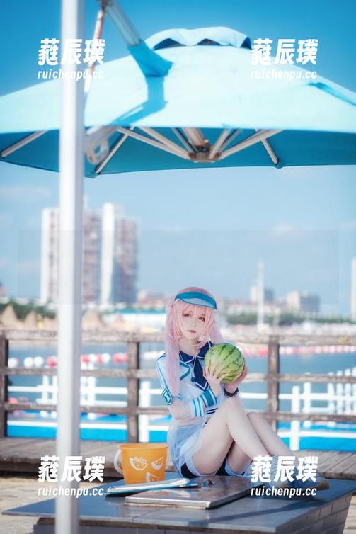 私拍金鱼yui：穿上古米泳装后的“水上芭蕾”大合集，谁说水里才能见鱼？