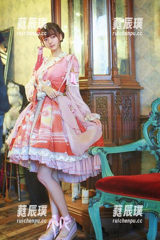 陆卿卿kyokyo的牛仔裤路怎么这么好走？cos合集里的每一套都毫无违和感。