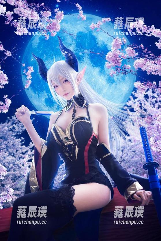 青青子Js 潜藏于高清写真里的丑小鸭与天鹅,青青子Js和玉藻前的“微妙”互动。
